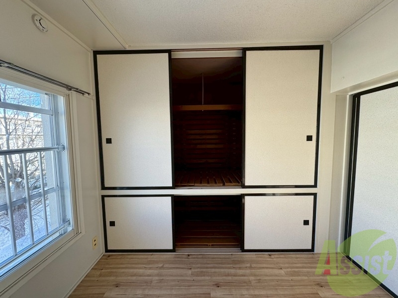 収納　寝室の収納です。部屋がすっきり片付きます。