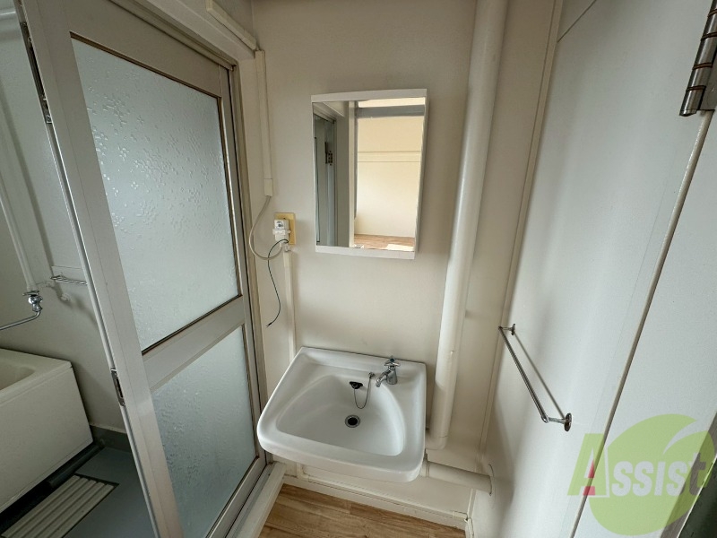 洗面設備　こちらに洗面台があります。朝の洗顔はこちらで。