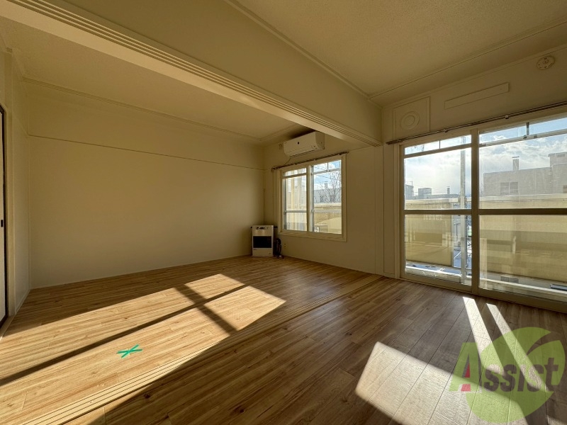 居室・リビング　広くてキレイなお部屋が広がっていて、充実した生活が送れそう。