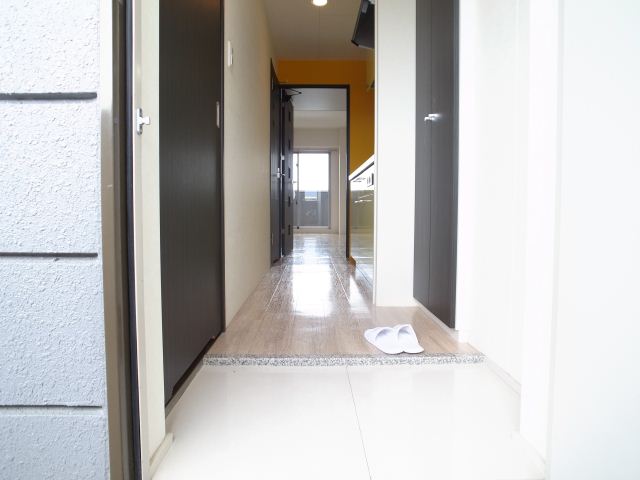 玄関　別タイプのお部屋の写真になります