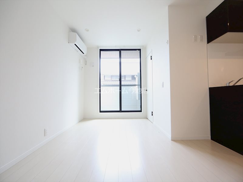 バルコニー　LDK10.06帖　エアコン付　バルコニーに面しています