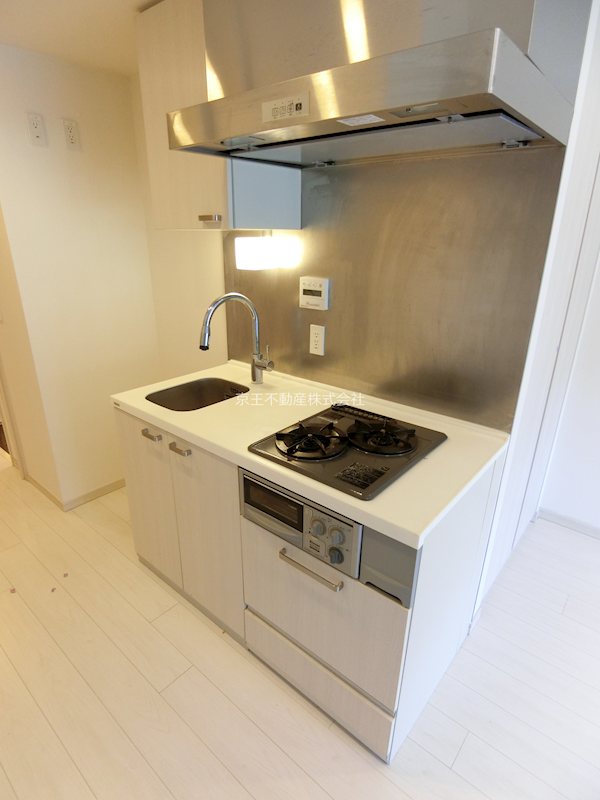 キッチン　２口ガスコンロ付きのシステムキッチンです