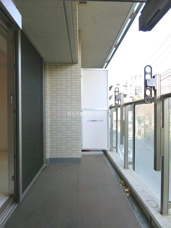 バルコニー　奥行きのある広いバルコニーです