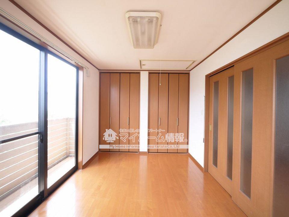 収納　用途に合わせて使い方色々出来る！収納は２ヶ所☆