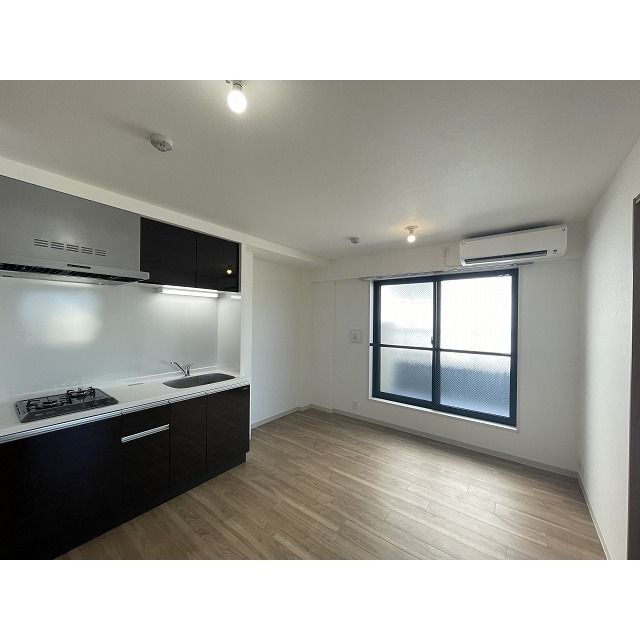 居室・リビング　※照明は付きません