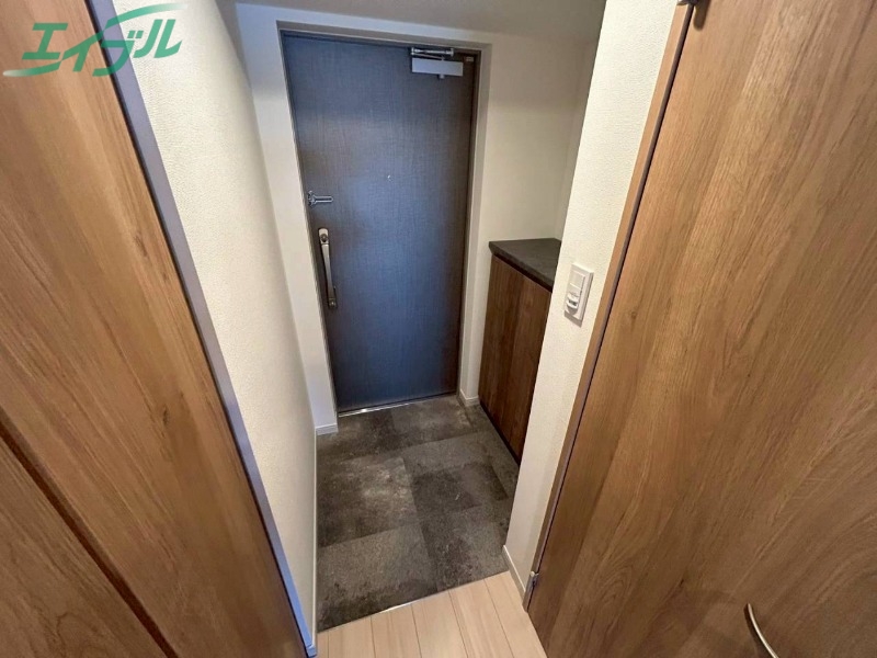 玄関　反転タイプ参考写真