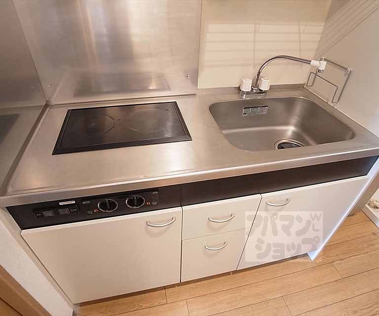 キッチン　２口ハイラジエント装備