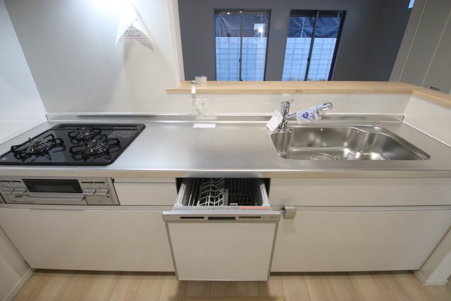 キッチン　※別号室参考写真の為現状優先となります