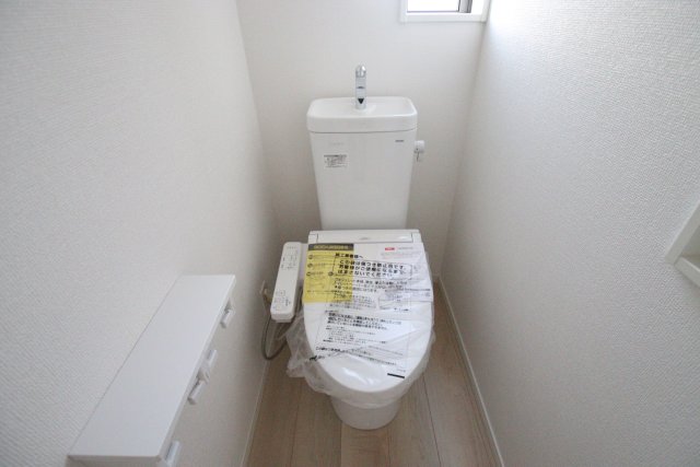 トイレ　※別号室参考写真の為現状優先となります