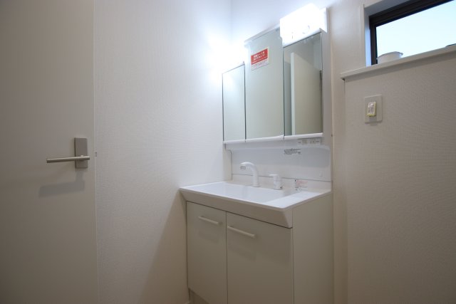 洗面設備　※別号室参考写真の為現状優先となります