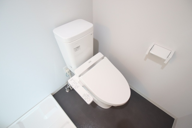 トイレ　※別室の参考写真の為、現況優先です。