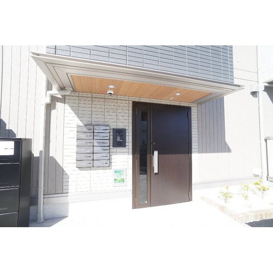 セキュリティ　共用エントランスにはオートロックあり