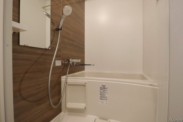 バス・シャワールーム　落ち着いた空間のお風呂です