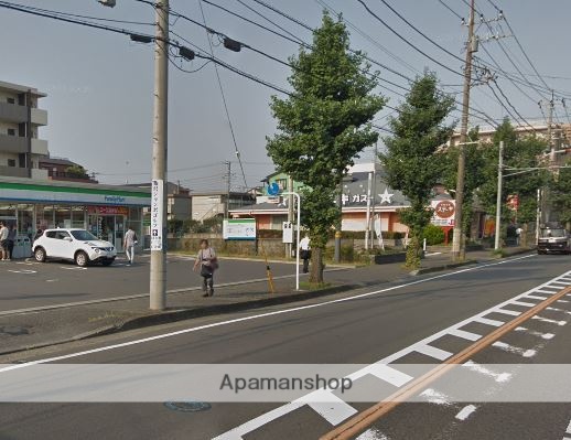 コンビニ　ファミリーマート（コンビニ）まで914m