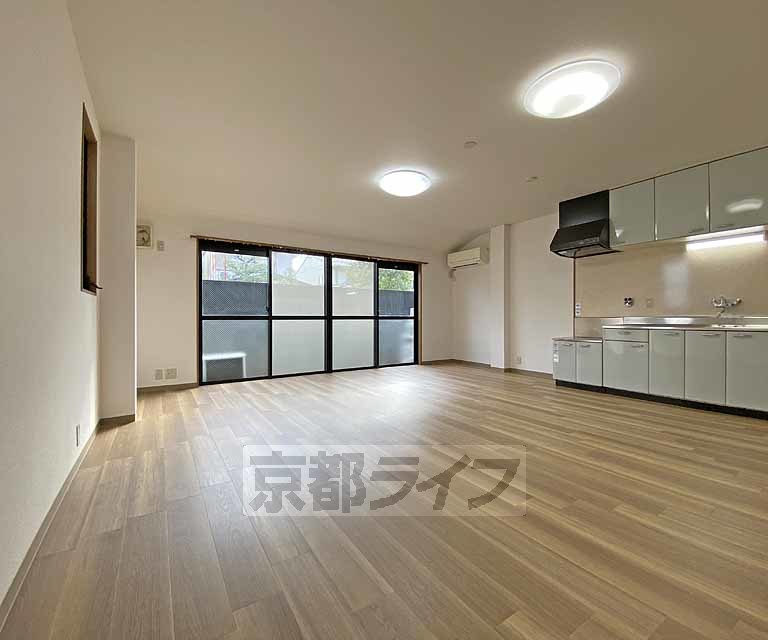 居室・リビング　４ＬＤＫ、トイレ２箇所の家族が多い方も安心の間取りです...