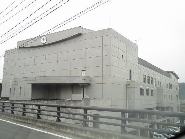 図書館　はさま未来館（図書館）まで1300m