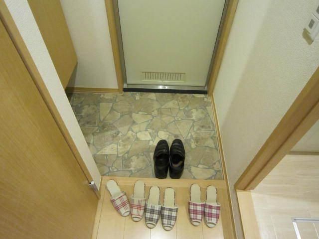 玄関　★大きな下駄箱あります★