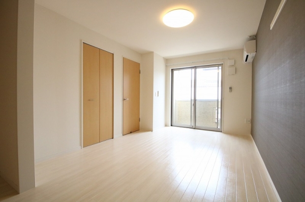 その他部屋・スペース　色の違う壁紙がアクセントになっています！