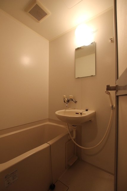 バス・シャワールーム　同物件別号室