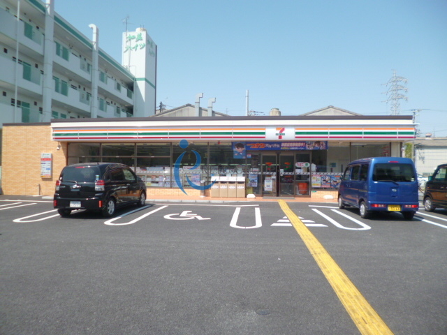 コンビニ　セブンイレブン大阪加美北6丁目店（コンビニ）まで834m