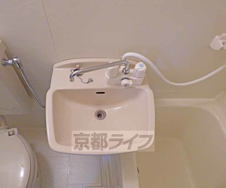 洗面設備　綺麗な洗面です。