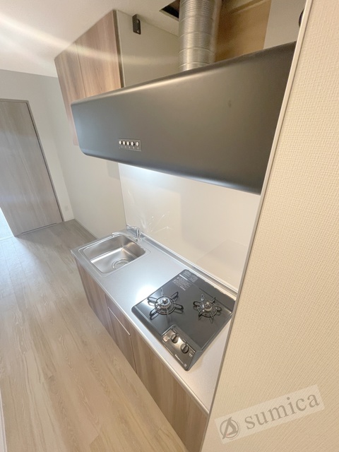 キッチン　階数により内装色が異なります