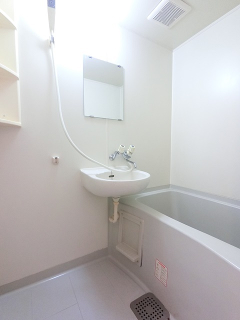 バス・シャワールーム　※同タイプの室内写真。仕様・設備は現況優先です※