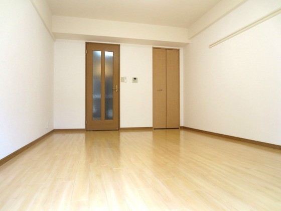 居室・リビング　※他号室の写真です