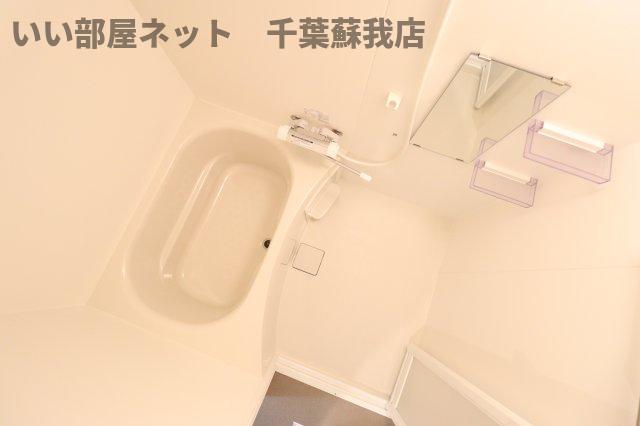 バス・シャワールーム　コンパクトで使いやすいお風呂です