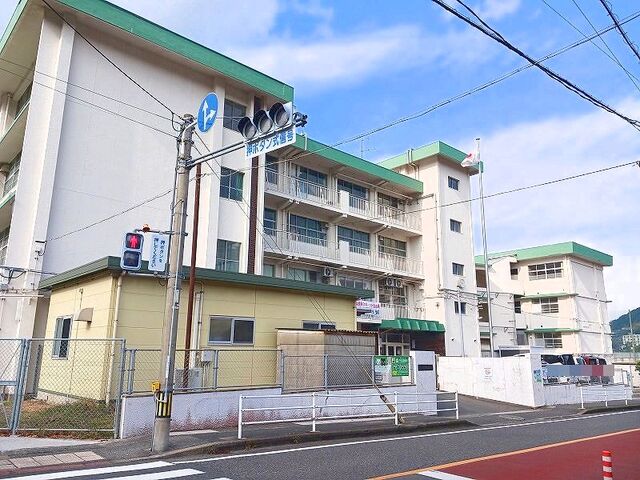 中学校　北九州市立　戸ノ上中学校（中学校）まで600m
