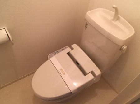 トイレ　温水洗浄便座付