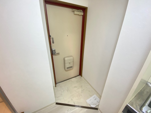 玄関　室内は現況を優先します