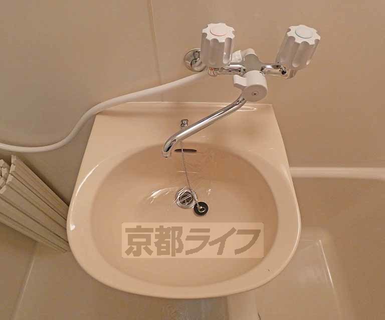 洗面設備　洗面台です