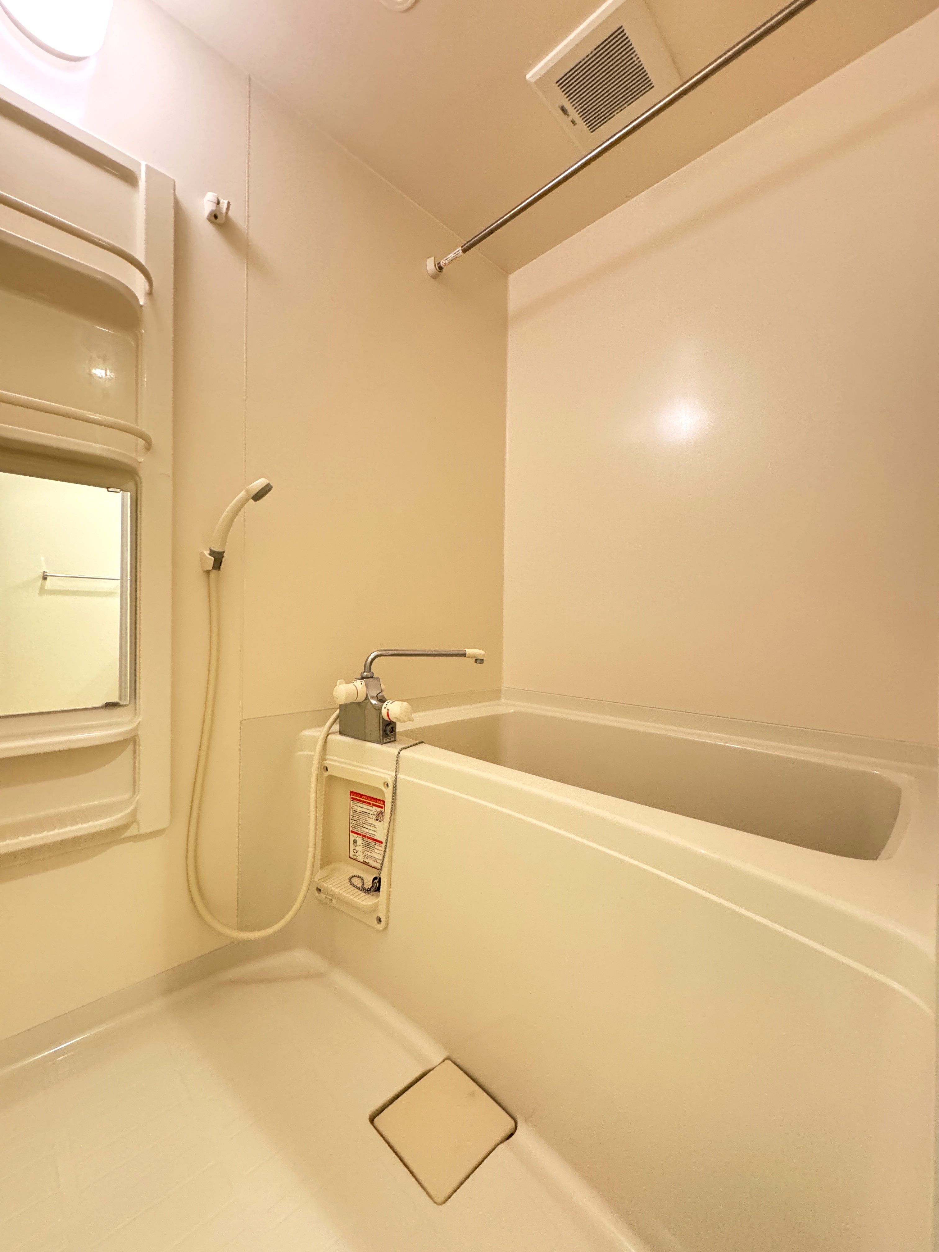 バス・シャワールーム　バスルーム