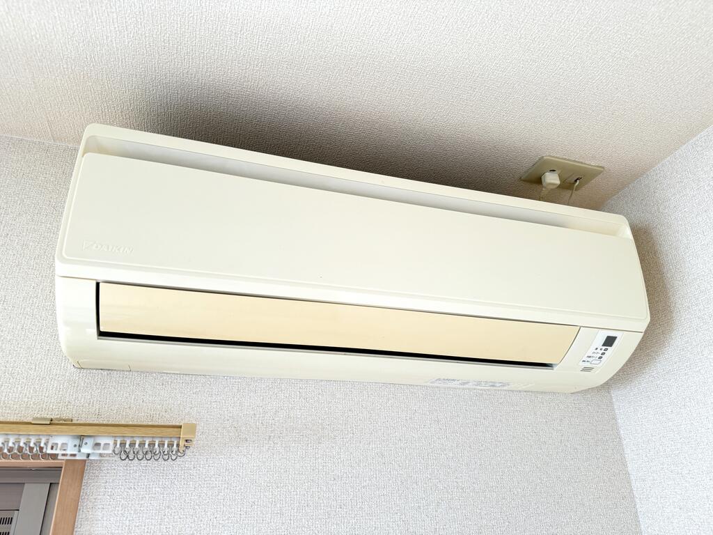 その他設備　リビングに設備でエアコン設置済