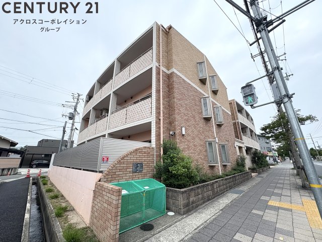 建物外観　オートロック付きで安心です！