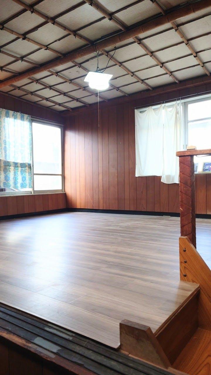 その他部屋・スペース　階段を上がるとそこは広い9.5帖洋室