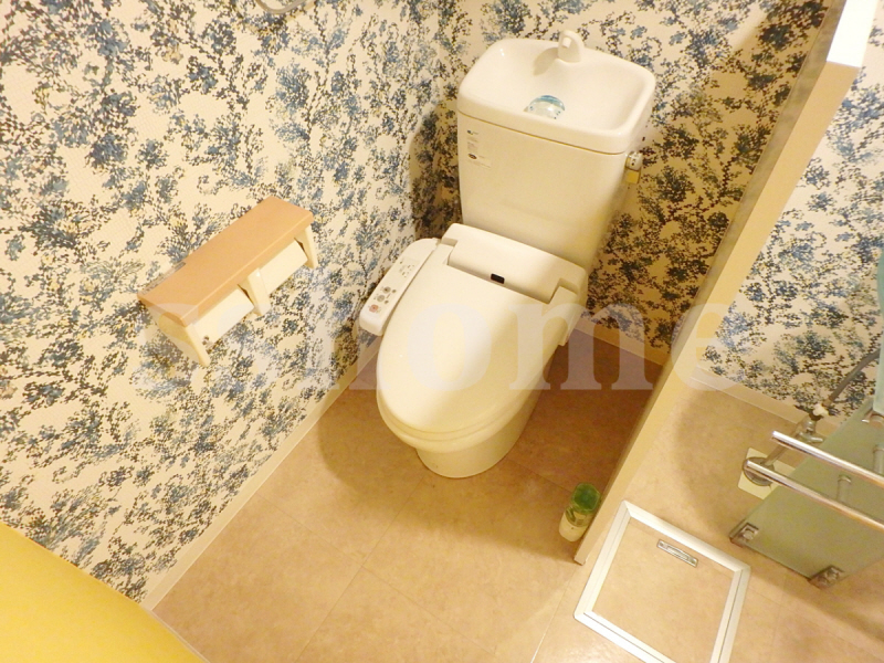 トイレ　温水洗浄便座付きトイレ☆