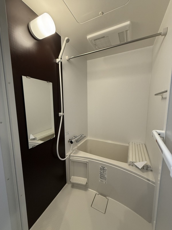バス・シャワールーム　雨の日でも安心の浴室乾燥機付きです♪