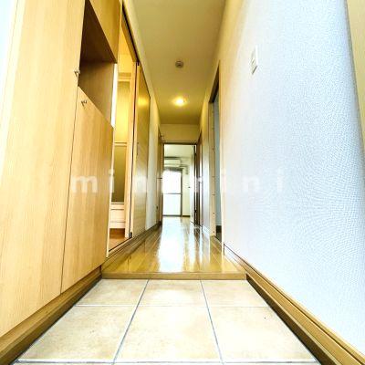 玄関　※写真は別号室のものですので現状優先とさせていただきます