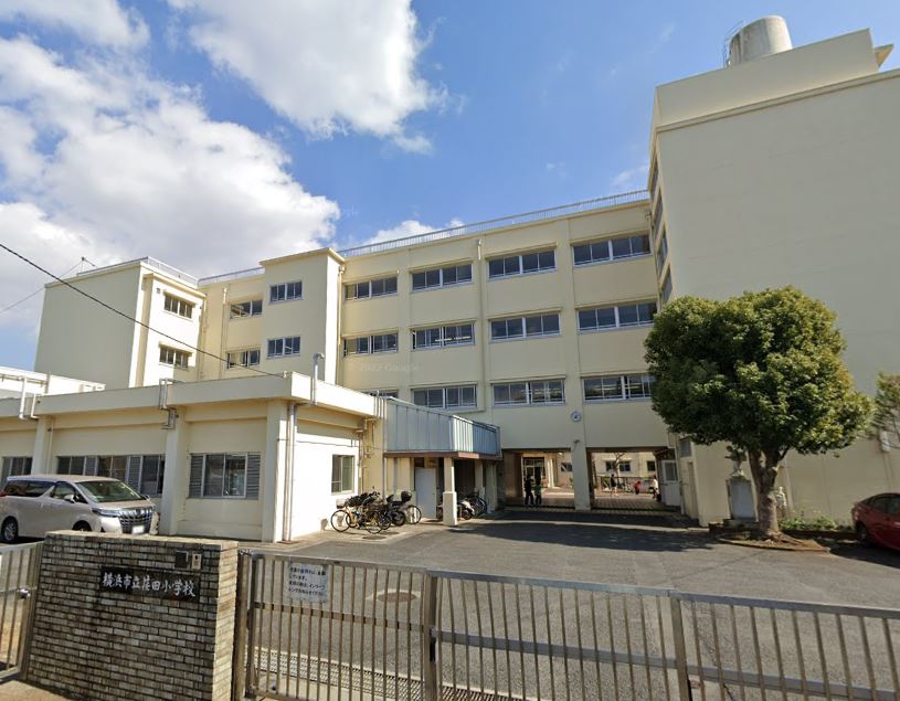 小学校　横浜市立荏田小学校（小学校）まで1155m