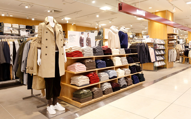 ショッピングセンター　無印良品イオン板橋店（ショッピングセンター）まで302m