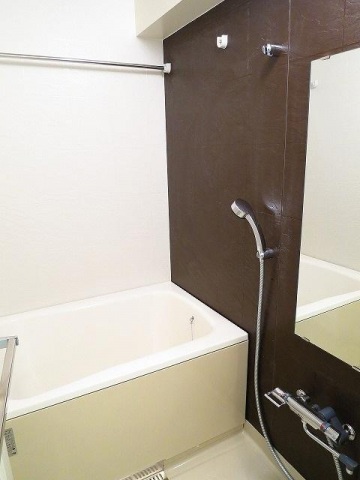 バス・シャワールーム　バスルーム