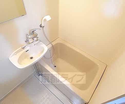 キッチン　広々使えるキッチンです。