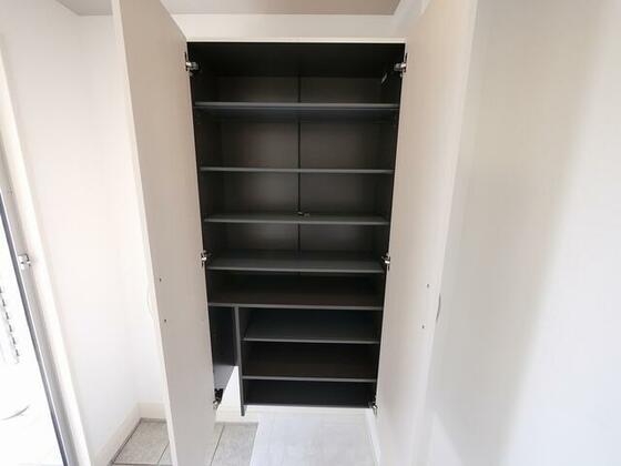 玄関　シューズボックス