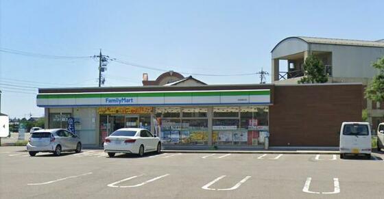 コンビニ　ファミリーマート志賀高浜店（コンビニ）まで490m