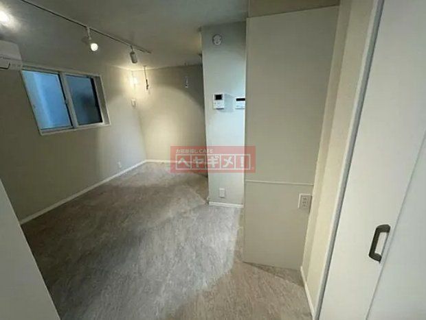 居室・リビング　エントランス