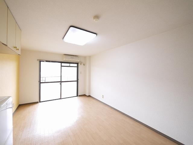 その他部屋・スペース　明るい洋室です。