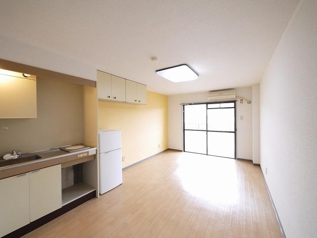 居室・リビング　明るい洋室です。