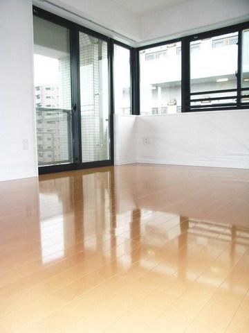 居室・リビング　☆角部屋☆